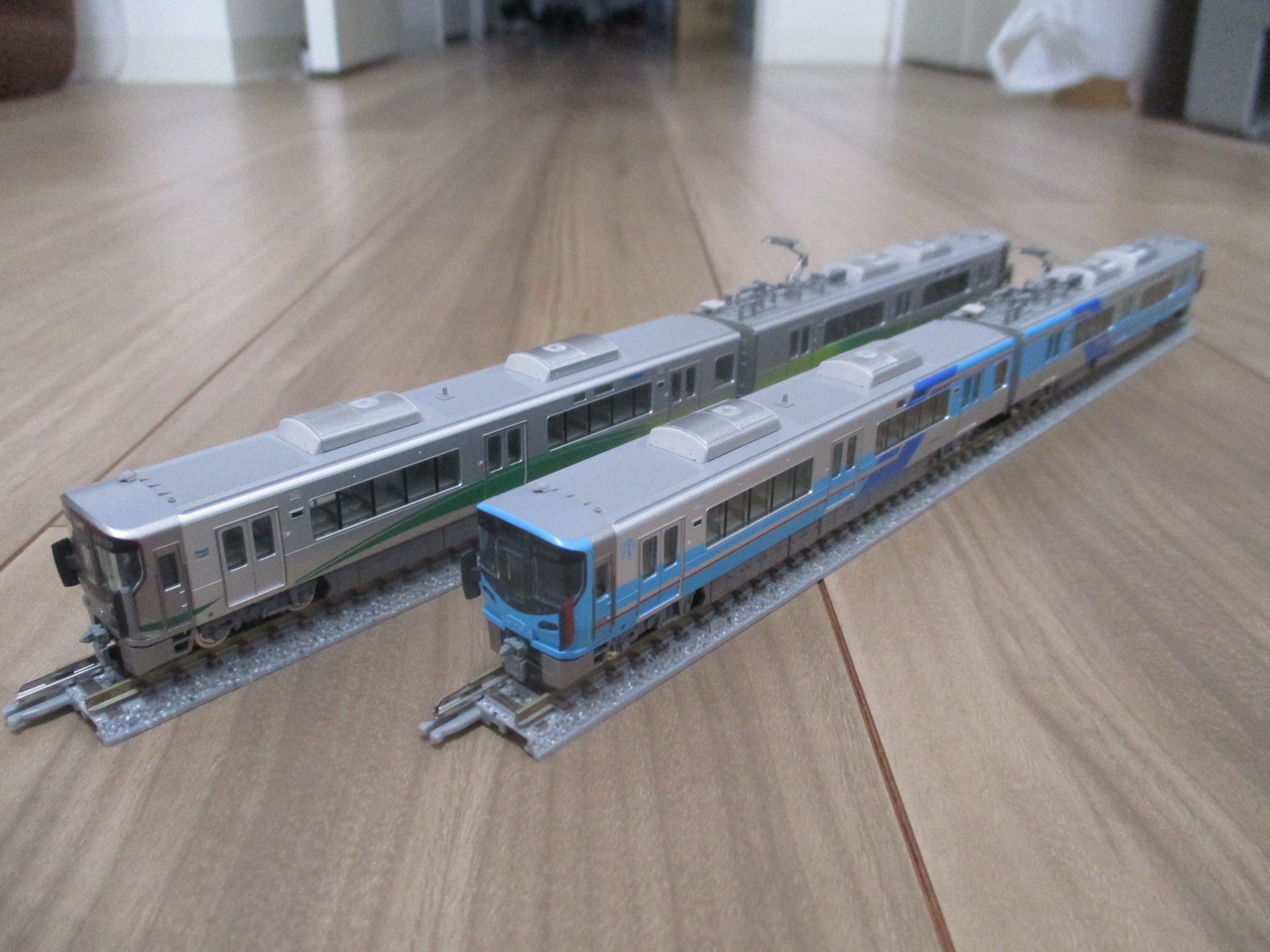 お互い乗り入れしています(tomix IRいしかわ鉄道・あいの