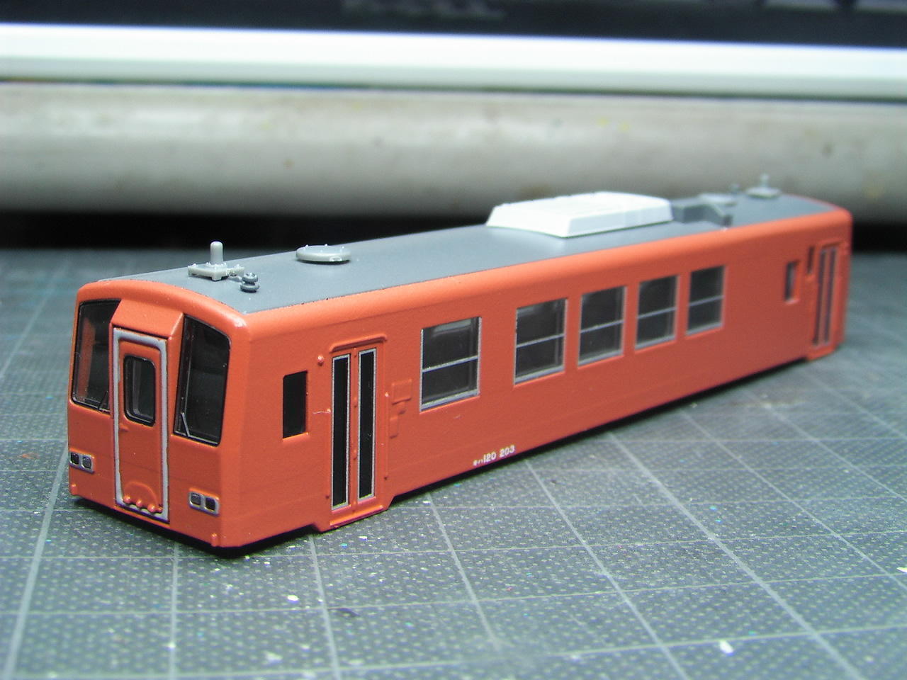 鉄道車両の窓ガラス 邪魔な窓ガラスは… (キハ120形 地域色 その6): T．O．重工