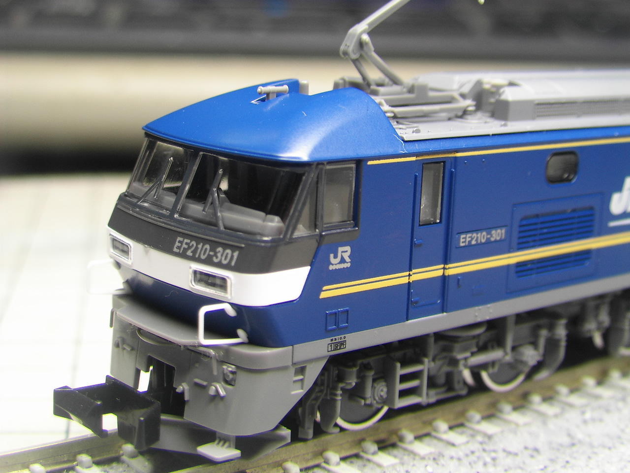 ようやく瀬野八の“シェルパ”入線♪ (tomix EF210
