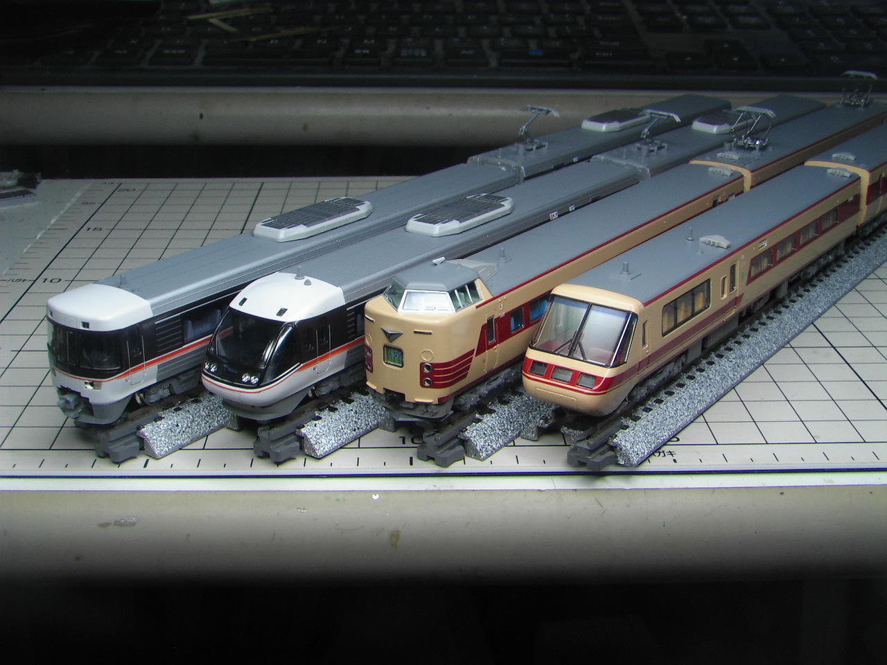 振り子電車”と言えばこれっ! (KATO 381系パノラマしなの 振り子電車”と言えばこれっ! (KATO 381系パノラマしなの